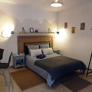  Appartement Comme Un Petit Au Coeur Du Vieux Village France