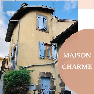  Hébergement de vacances Ma Tour D'auvergne _charmant T2 Avec Vélos